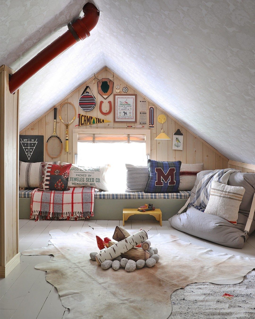 7. Soft Lavender Canopy Nook with Vintage Trunk Storage