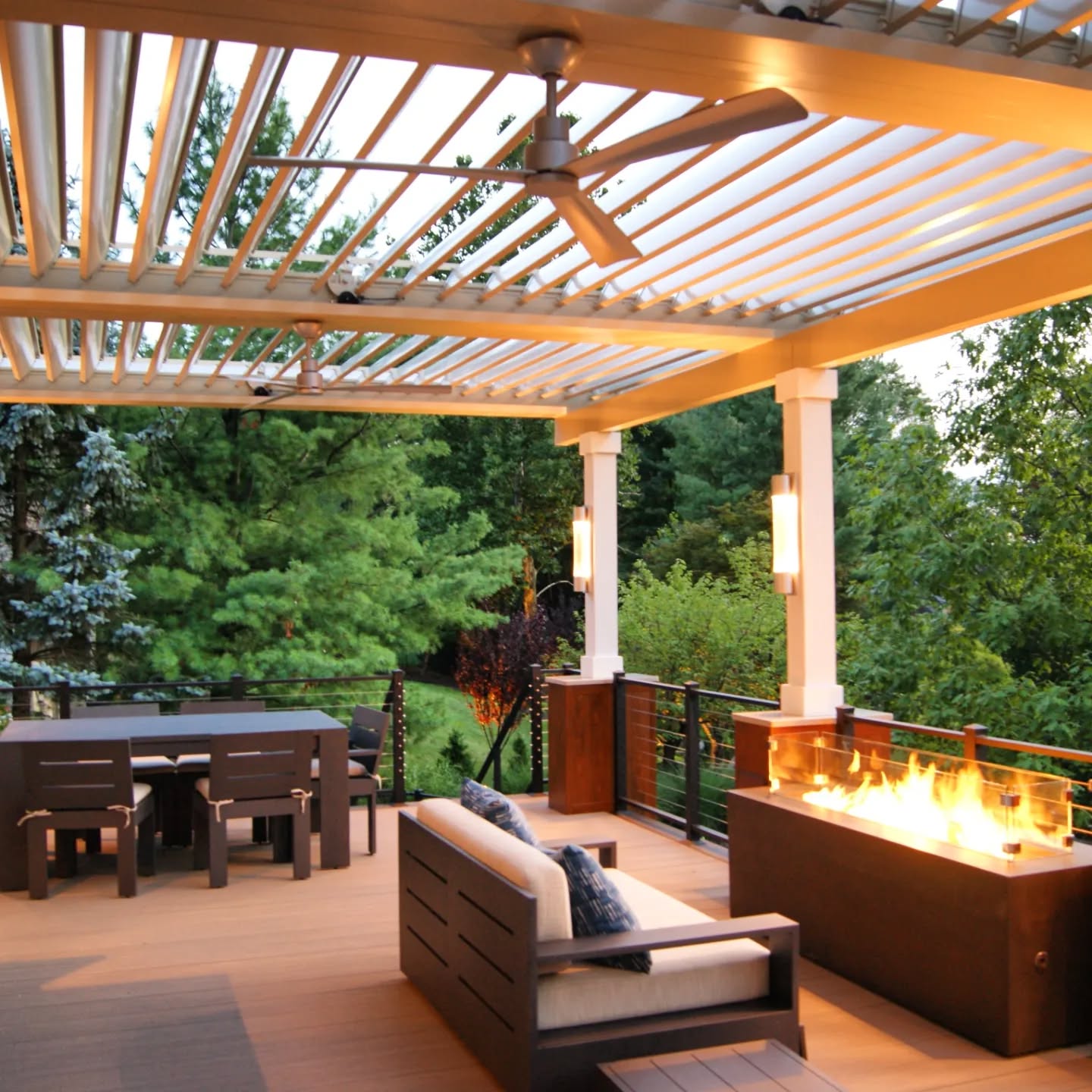 16. the Sun-dappled Retreat with Woven Rope Railings and Terracotta Tiles