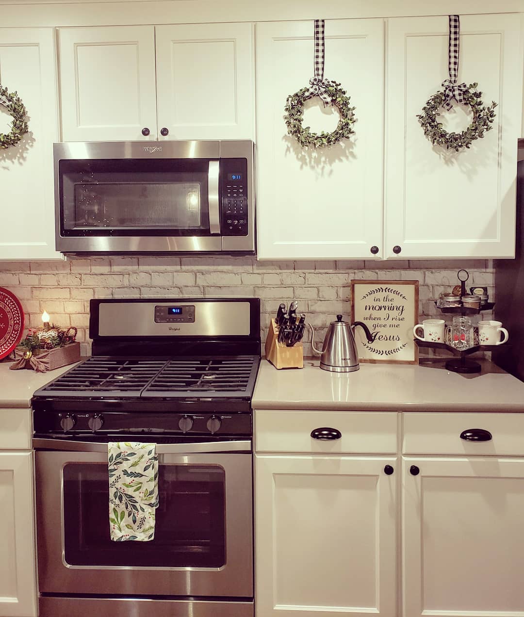 16. Moonlit Mosaic Marvel: the Iridescent Penny Round Backsplash