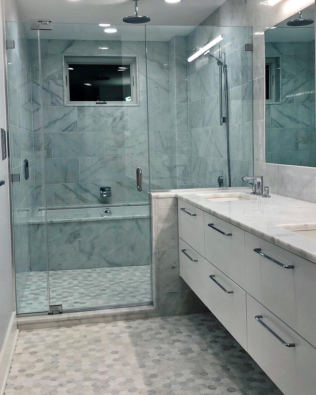 12. the Mosaic Tile Waterfall and Freestanding Tub Fusion
