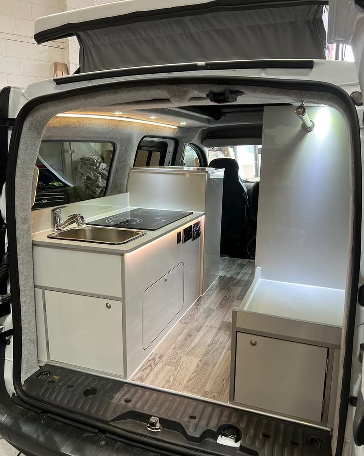 18. a Canopy Of Copper and Pine: the Overhead Starlight Nook