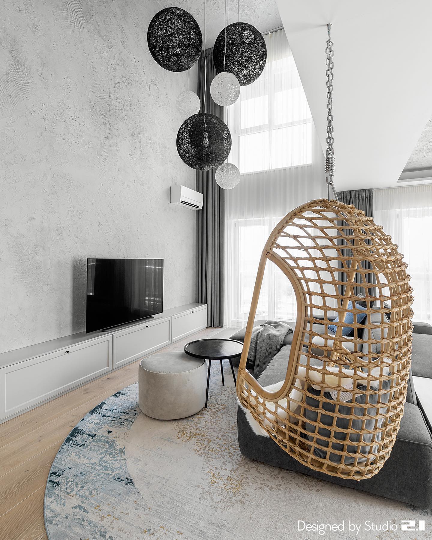 20. High Ceiling Haven with Geometric Beam and Exposed Brick Fusion