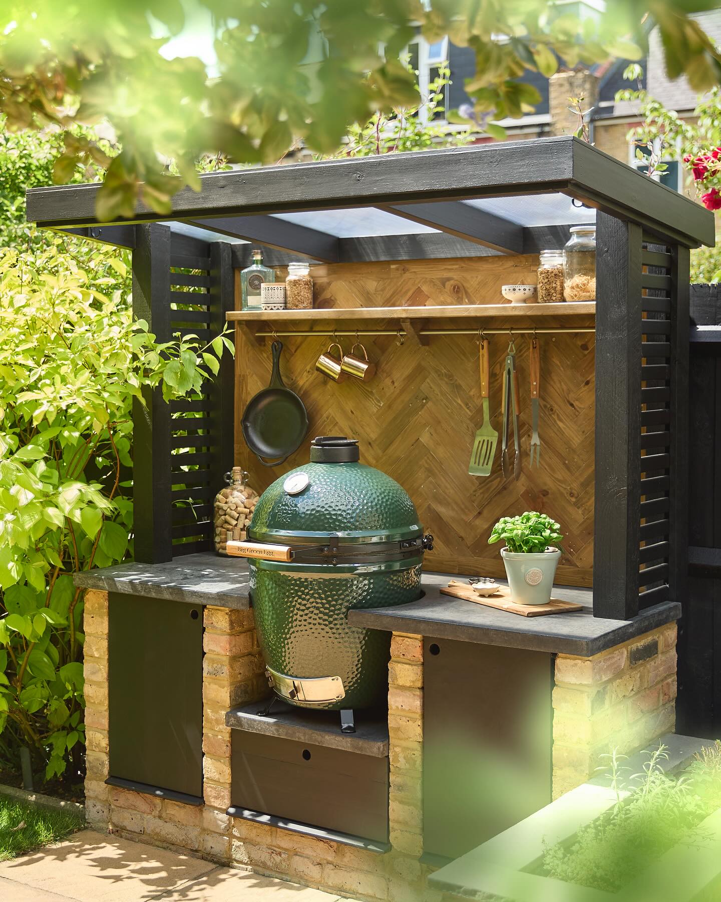 12. Sun-bleached Pallet Wood and Cinder Block Fusion for the Rustic Gourmet