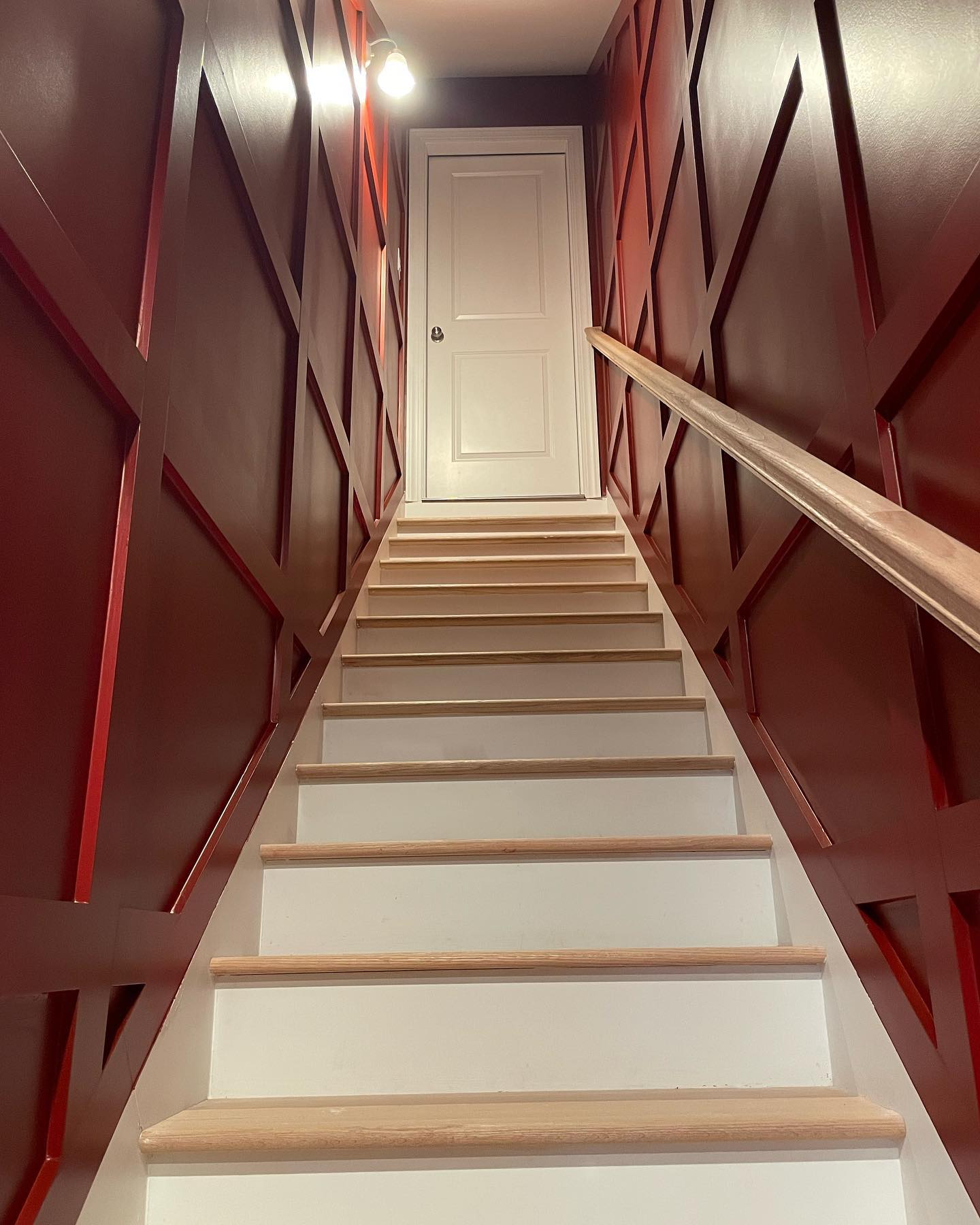3. Staircase Echoing the Rhythm Of Woven Baskets with Ochre Highlights