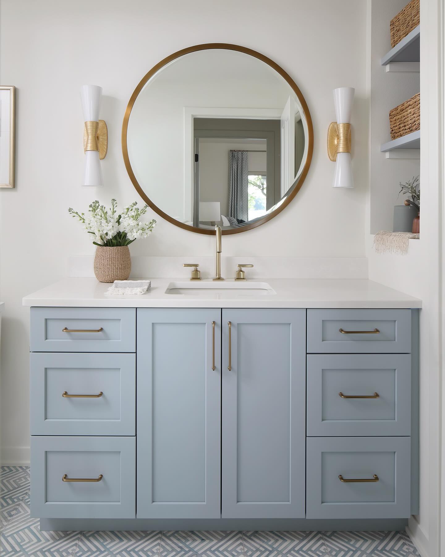 10. Coastal Retreat with a Twist: Seashell Sink and Mosaic Wall Accent
