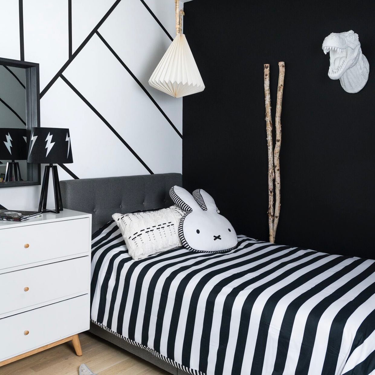 22. Moonlit Silhouettes: the Black Lace Canopy Bed In a Monochrome Haven