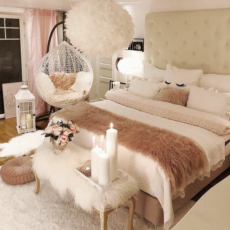 20. Moonlit Lavender Canopy: a Dreamy Escape with Hanging Florals and Soft Lighting