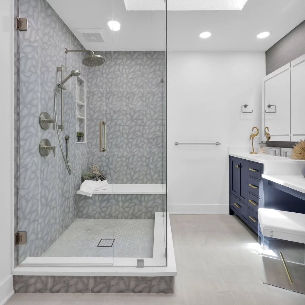 3. Coastal Serenity: Sea Glass Tiles and Driftwood Accents In a Nautical Nook