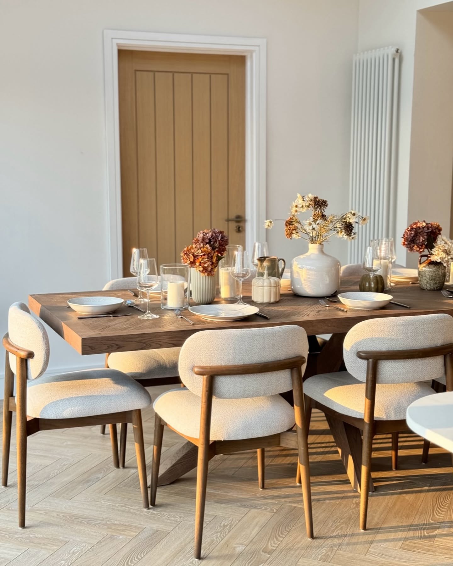 7. Crimson Velvet Elegance: a Dining Room with a Piano-shaped Table