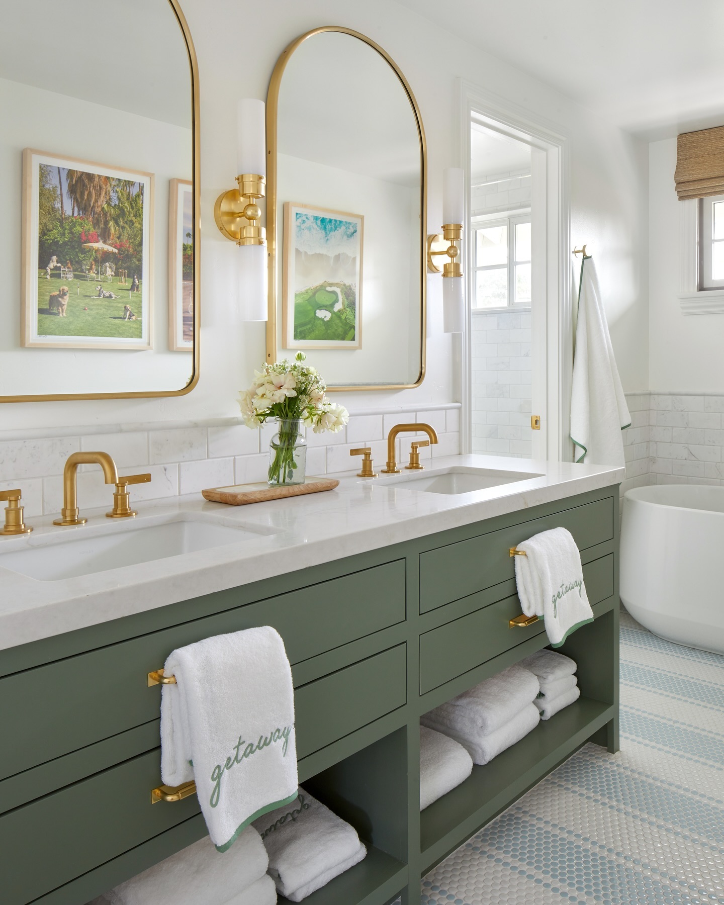 20. Coastal Retreat with a Hammock Twist: the Seashell Sink and Blue-green Mosaic