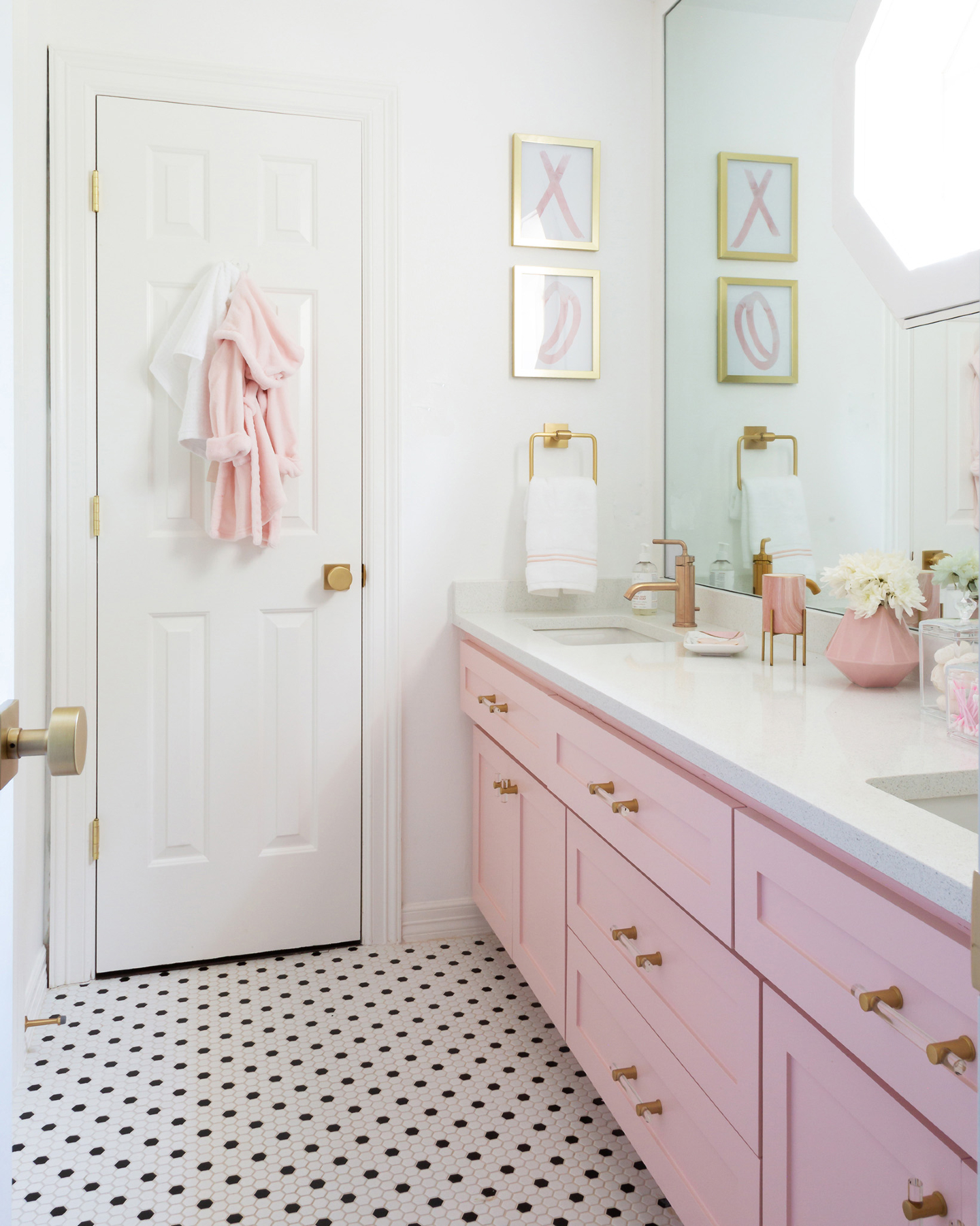 26. Moonlit Marble and Gold Accents Create a Serene Oasis