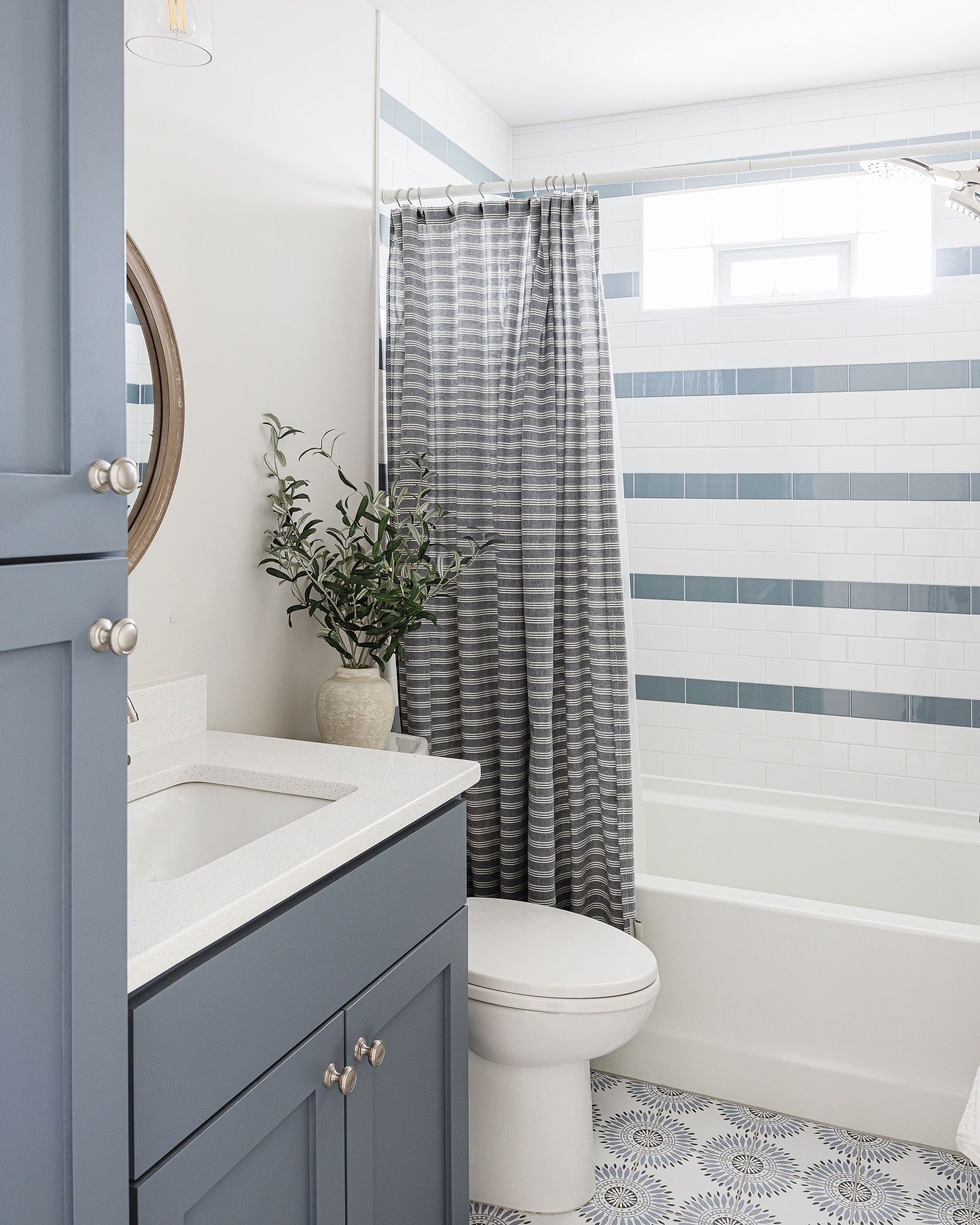 18. the Mosaic Shell Sink and Seagrass Wall Coastal Retreat